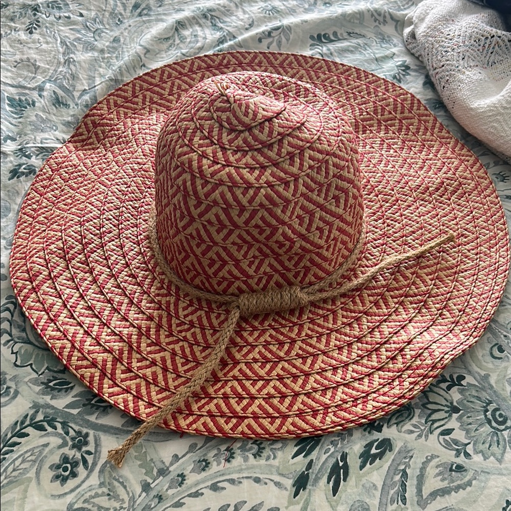 DPC Coral and Cream Sun Hat Wide-Brimmed Geometric